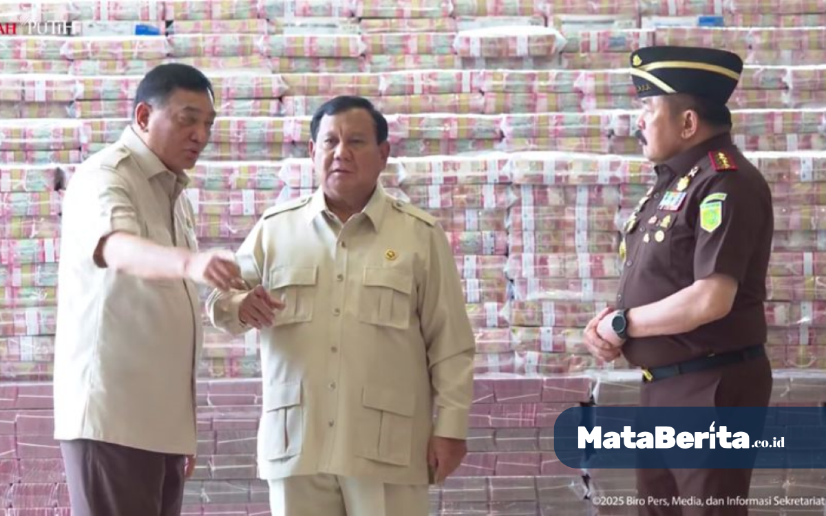 Kejagung Serahkan Uang Korupsi CPO Rp13 Triliun