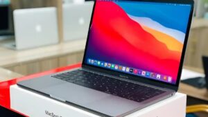 MacBook Pro M5