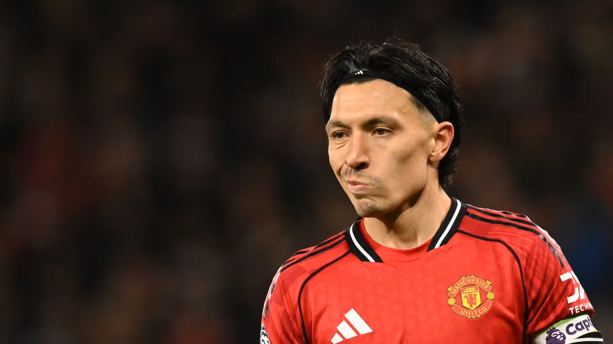 Lisando Martinez Absen Saat MU Kalahkan Everton, Ini Penjelasan Lengkap Kondisinya