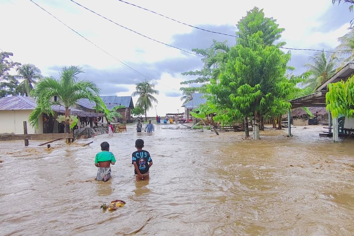Ratusan Rumah Tenggelam! Nestapa Banjir Sulawesi Tengah di Donggala yang Melumpuhkan Aktivitas Warga